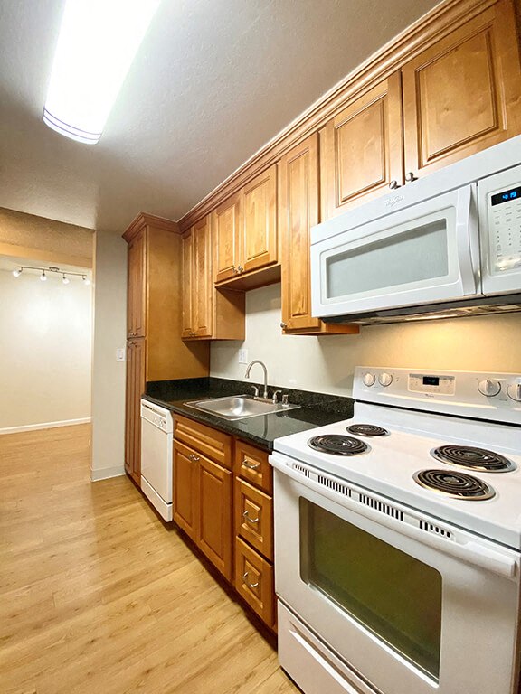 Castlewood Apartments